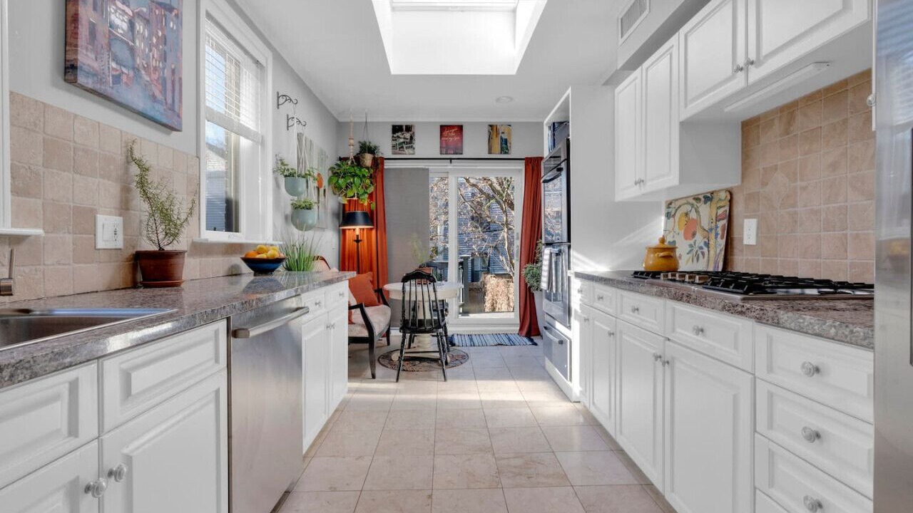 Photo of Kitchen in Medford Street - The Neck