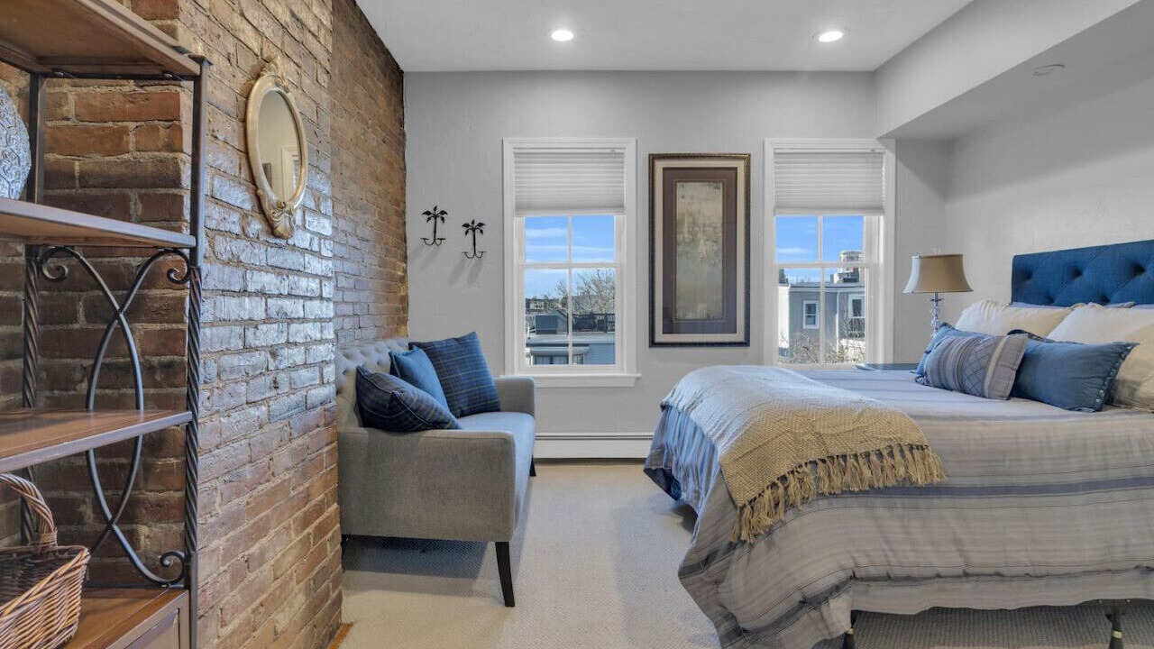 Photo of Bedroom in Medford Street - The Neck