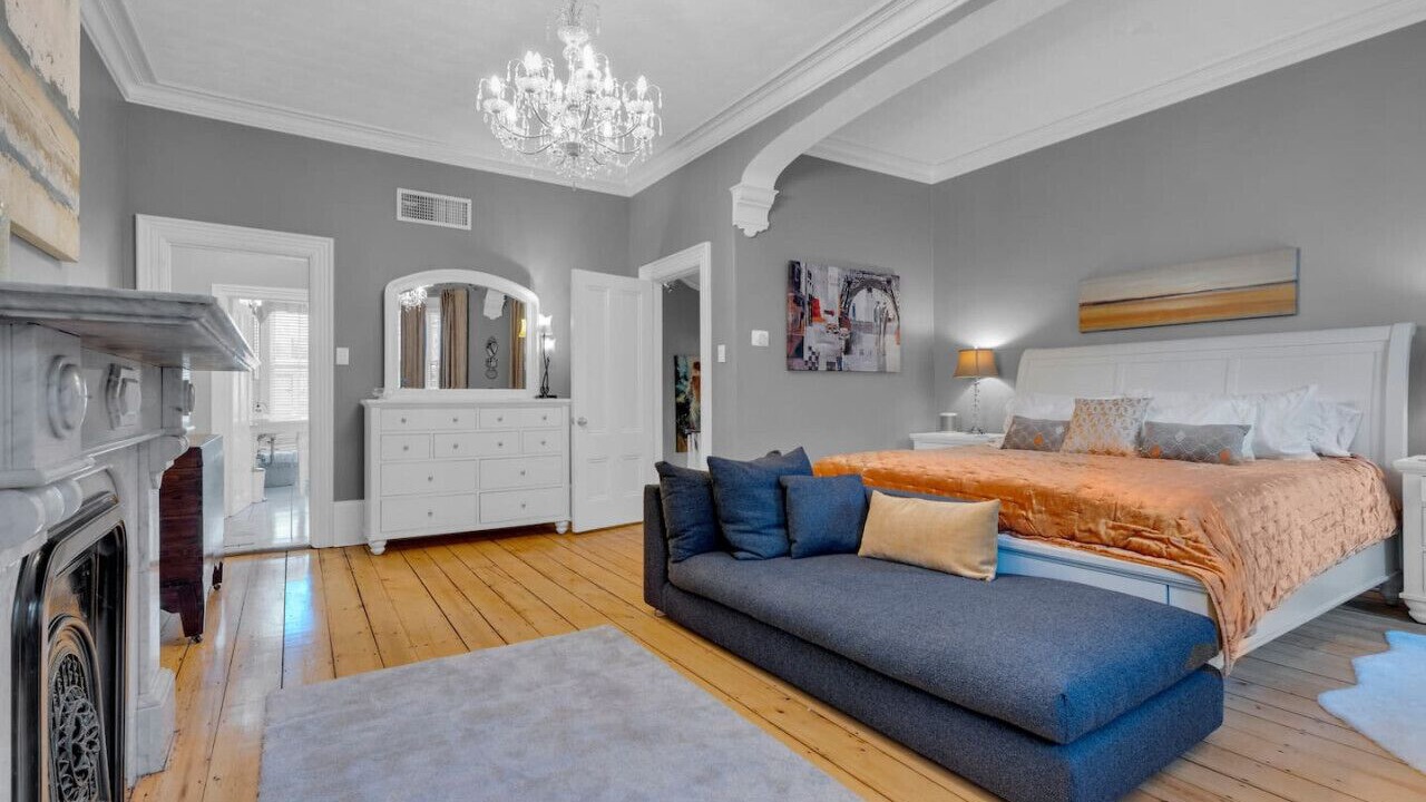 Photo of Bedroom in Medford Street - The Neck
