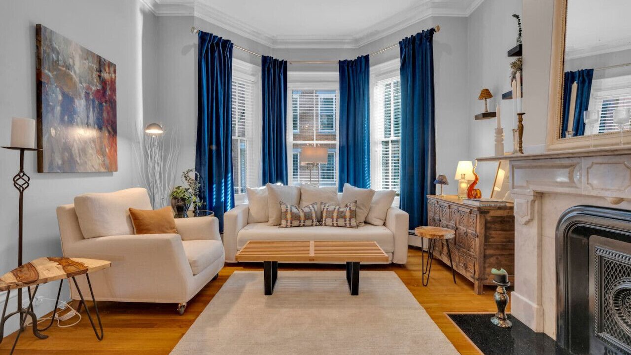 Photo of Livingroom in Medford Street - The Neck