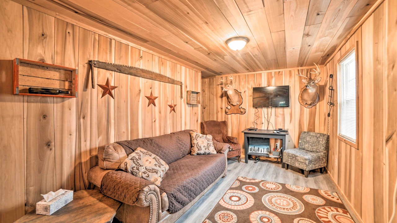 Photo of Livingroom in New Concord