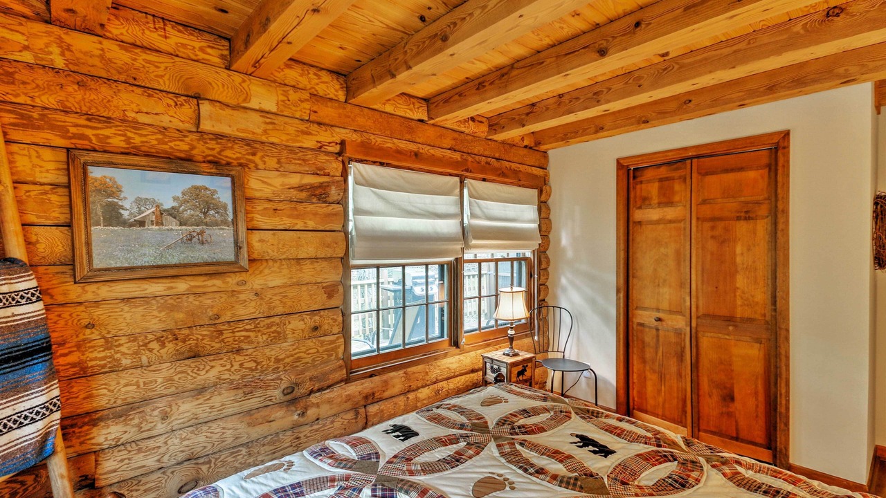 Photo of Bedroom in Massanutten