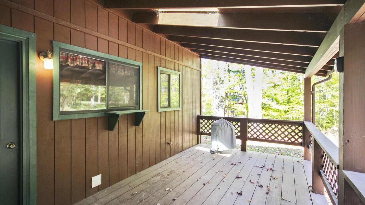 Photo of Patio Balcony in Old Timberline