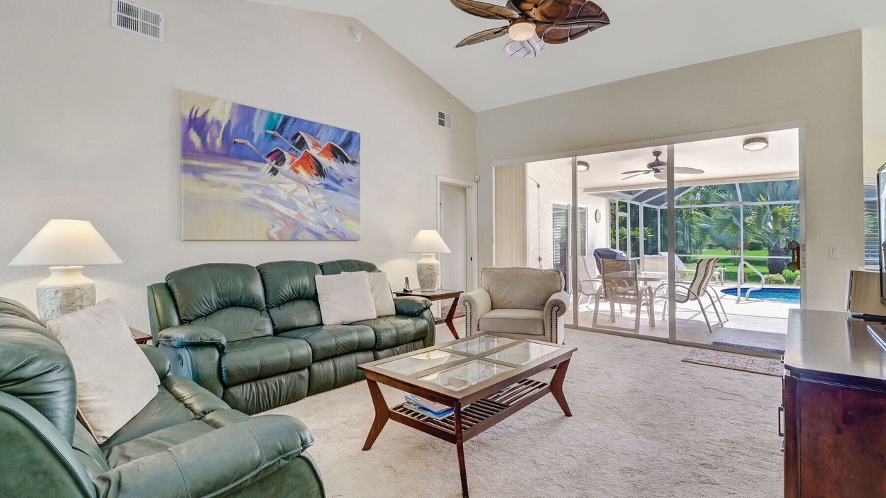 Photo of Livingroom in Central Naples