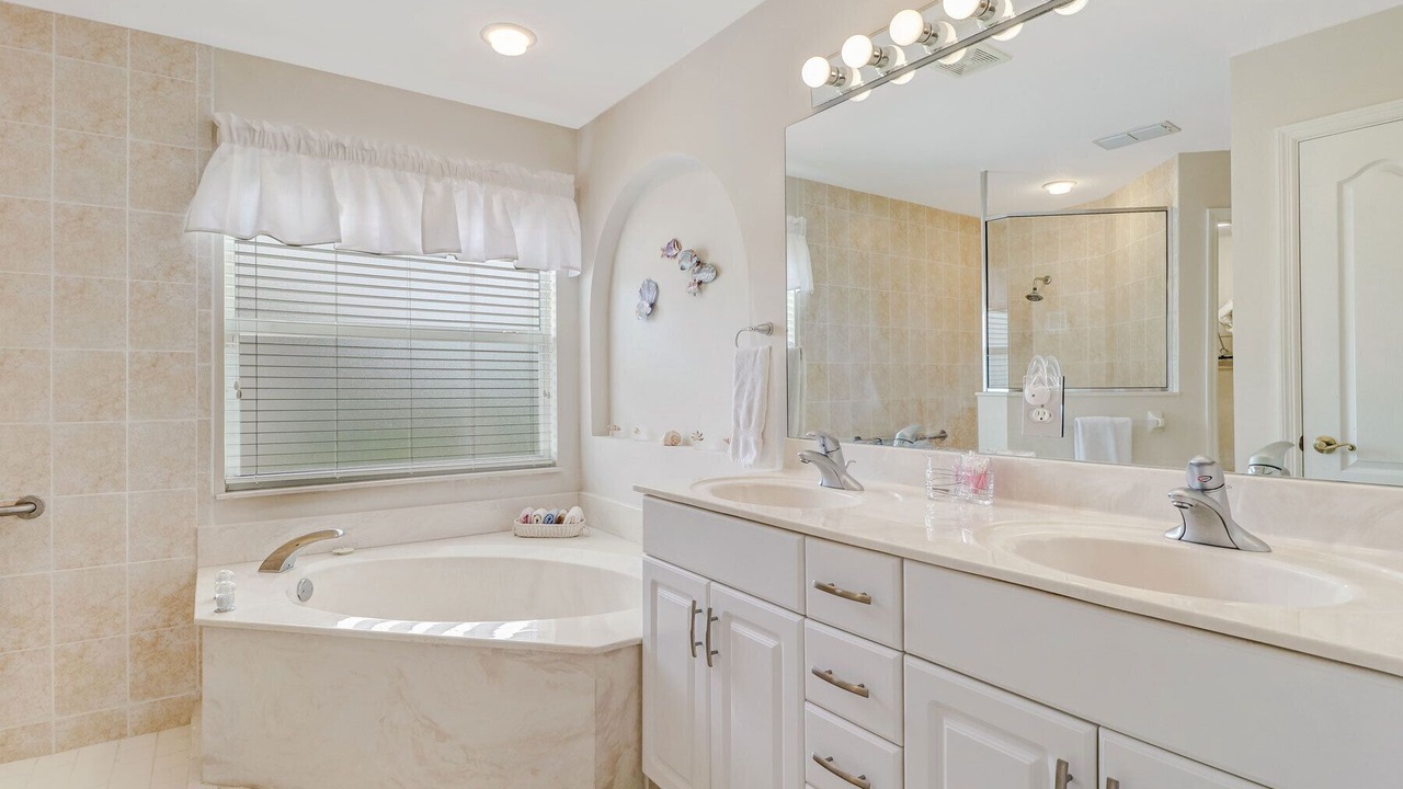 Photo of Bathroom in Central Naples