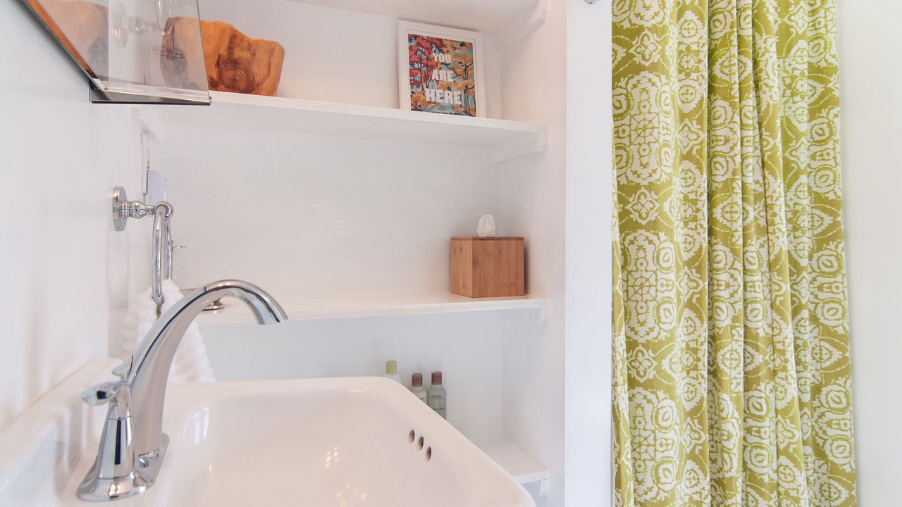 Photo of Bathroom in Breeze Hill