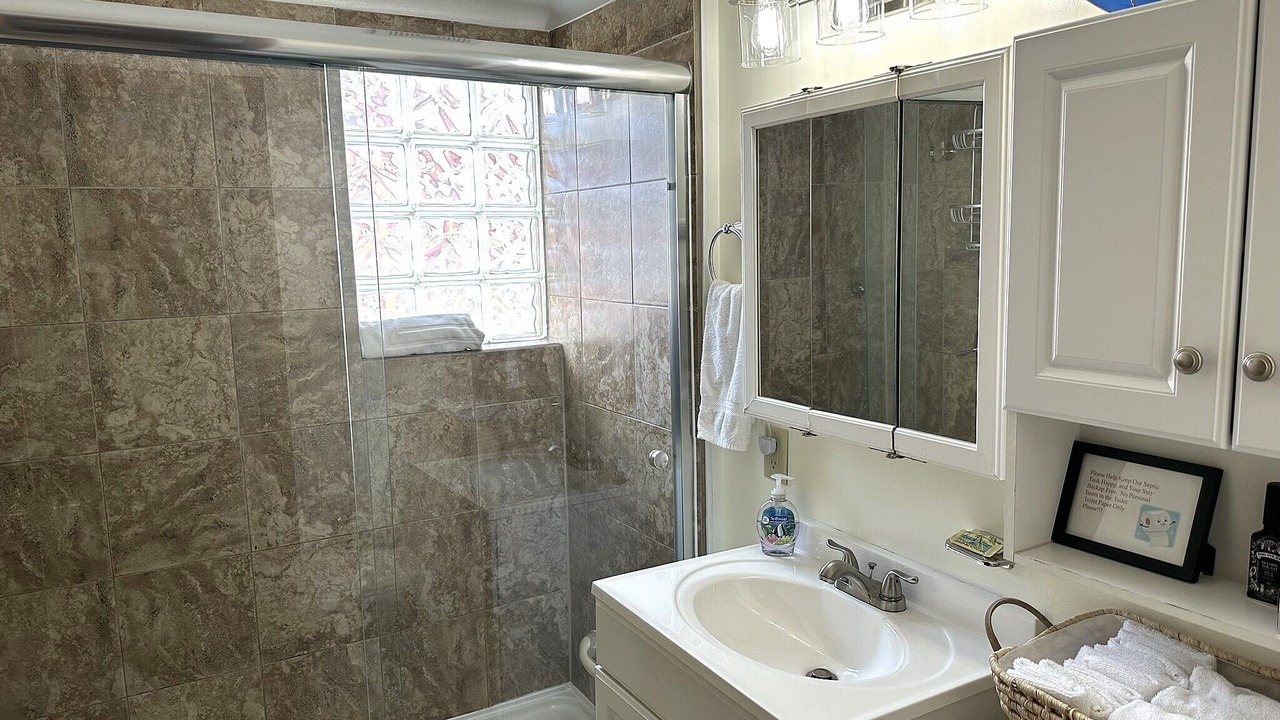 Photo of Bathroom in Oak Harbor