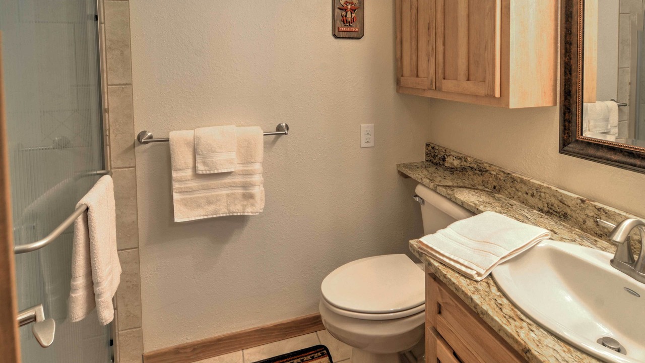 Photo of Bathroom in Red River