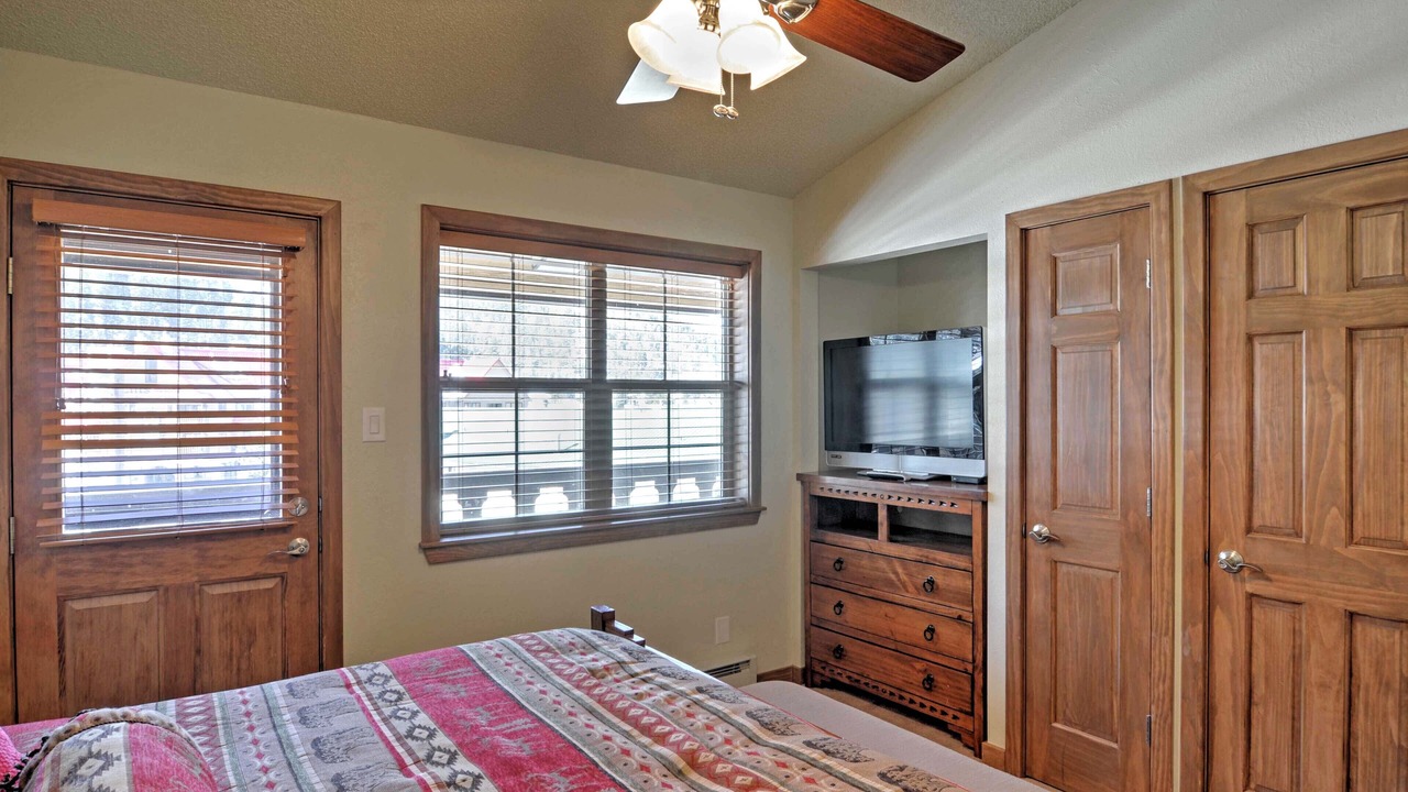 Photo of Bedroom in Red River
