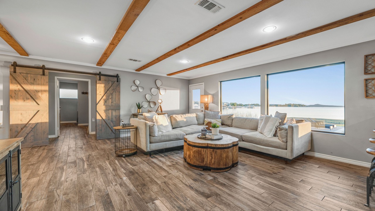 Photo of Livingroom in Graford