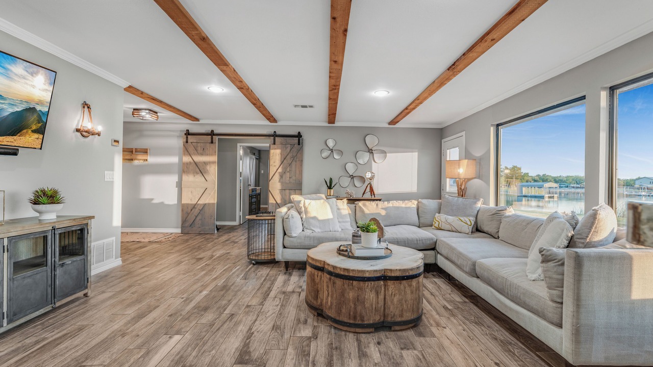 Photo of Livingroom in Graford