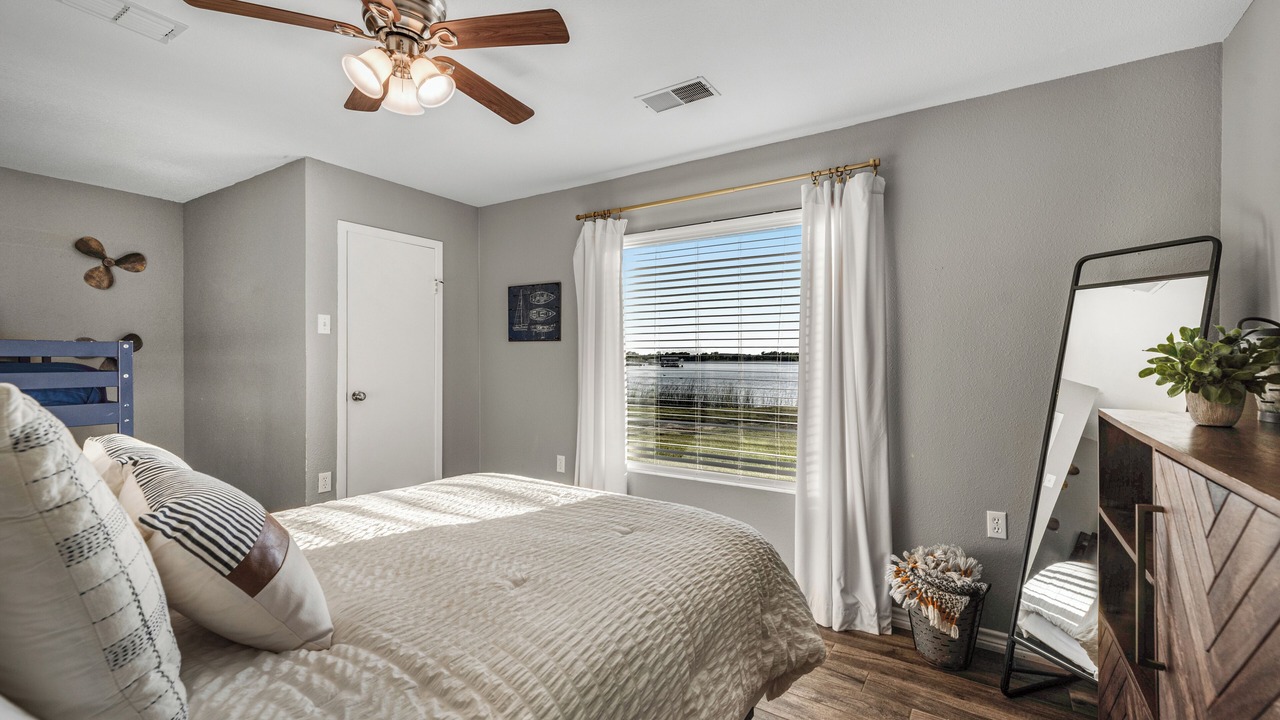 Photo of Bedroom in Graford