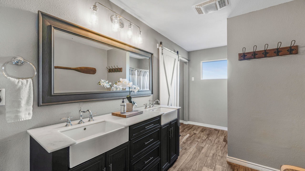 Photo of Bathroom in Graford
