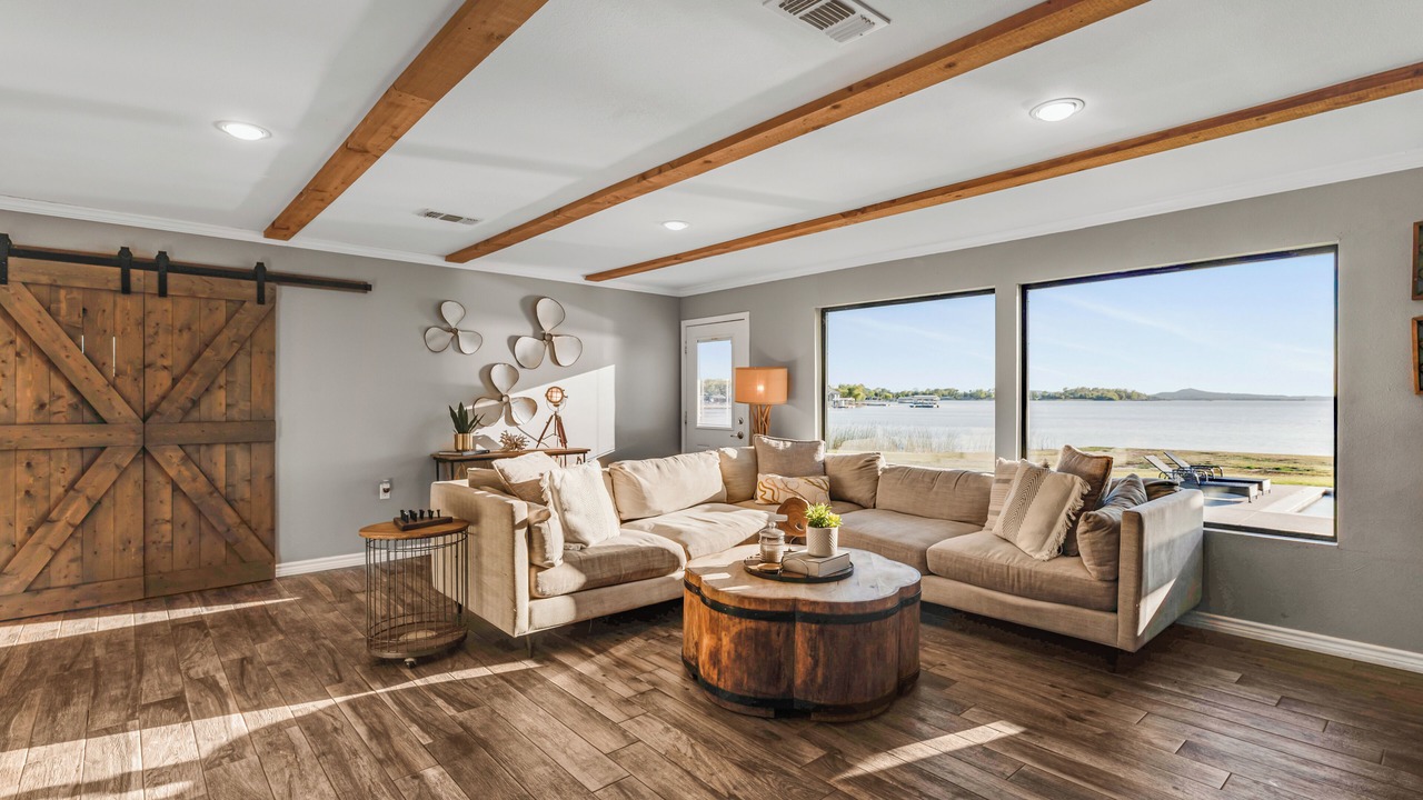 Photo of Livingroom in Graford