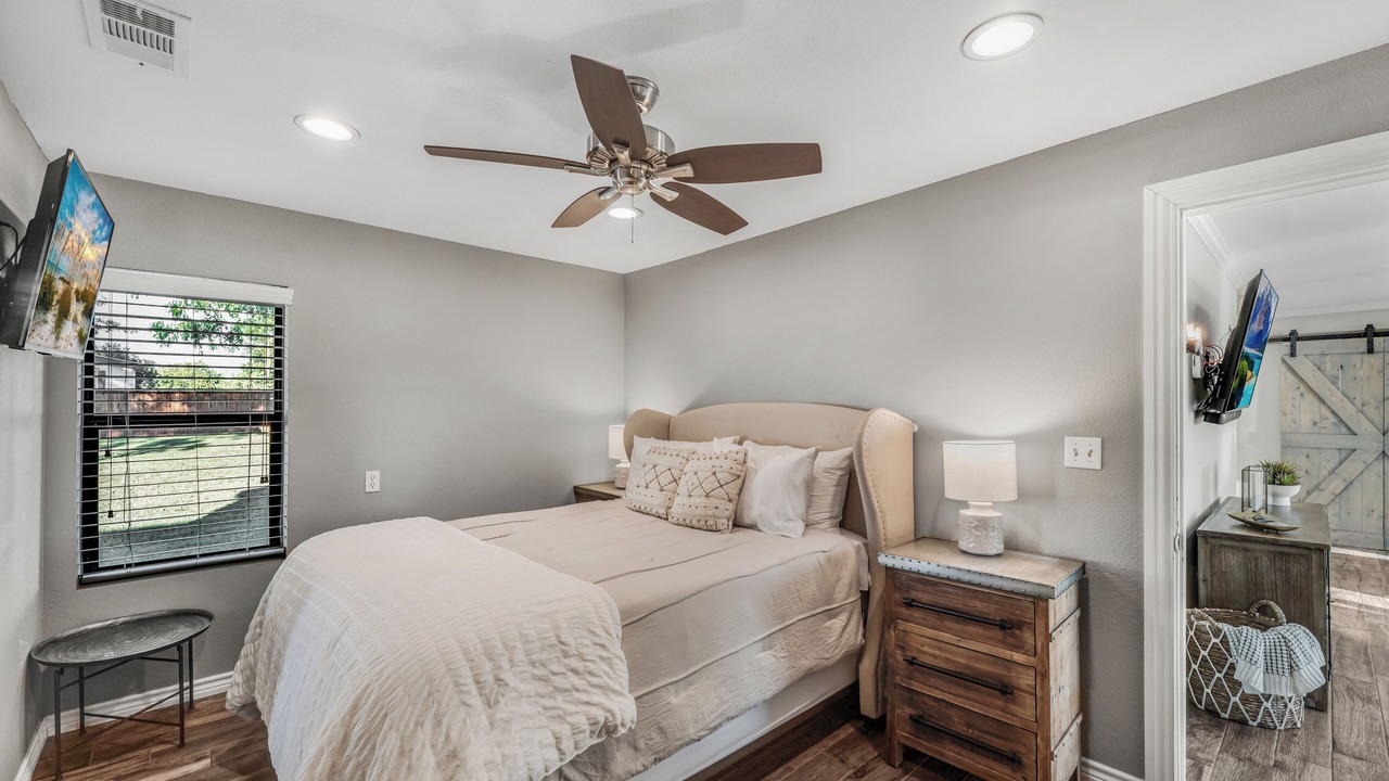Photo of Bedroom in Graford