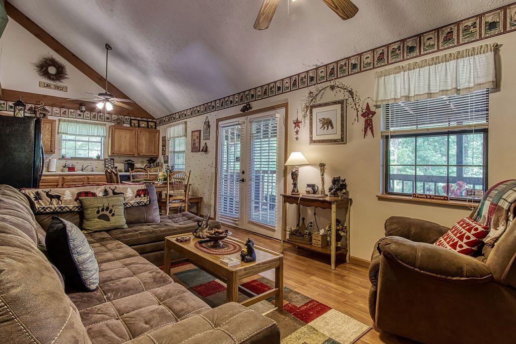 Photo of Livingroom in Gatlinburg - Pigeon Forge