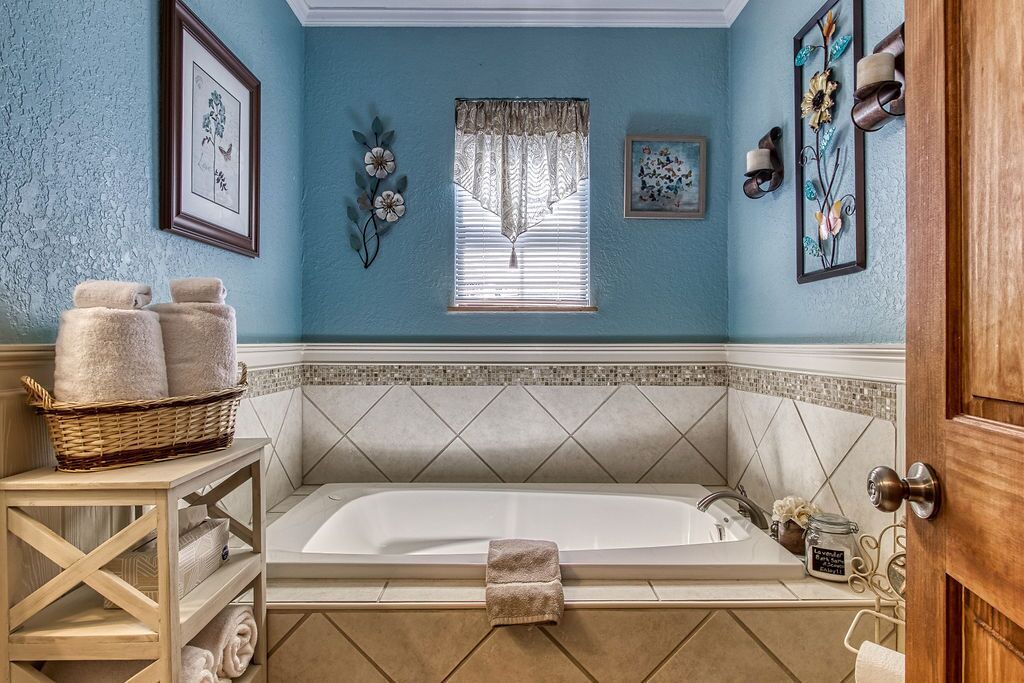 Photo of Bathroom in Gatlinburg - Pigeon Forge