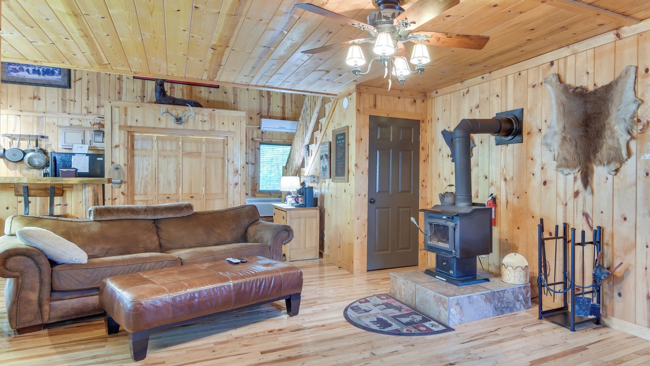 Photo of Bedroom in Blue Eye