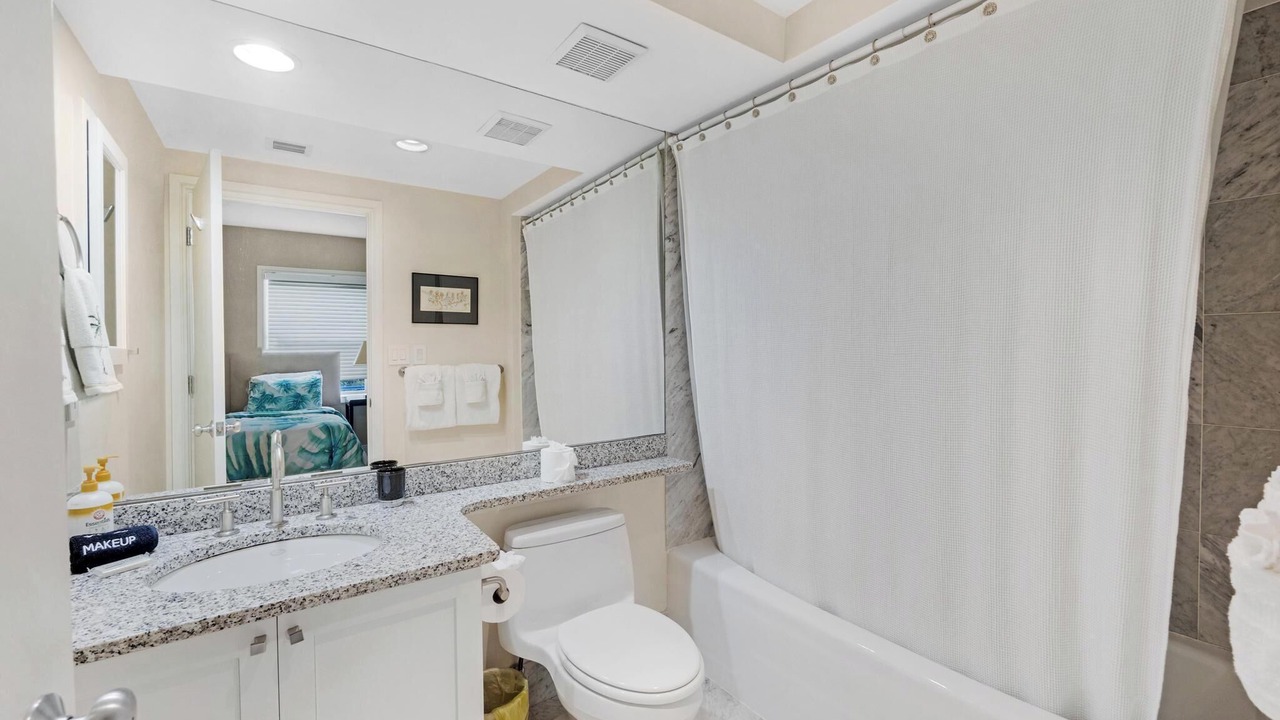 Photo of Bathroom in Truman Annex