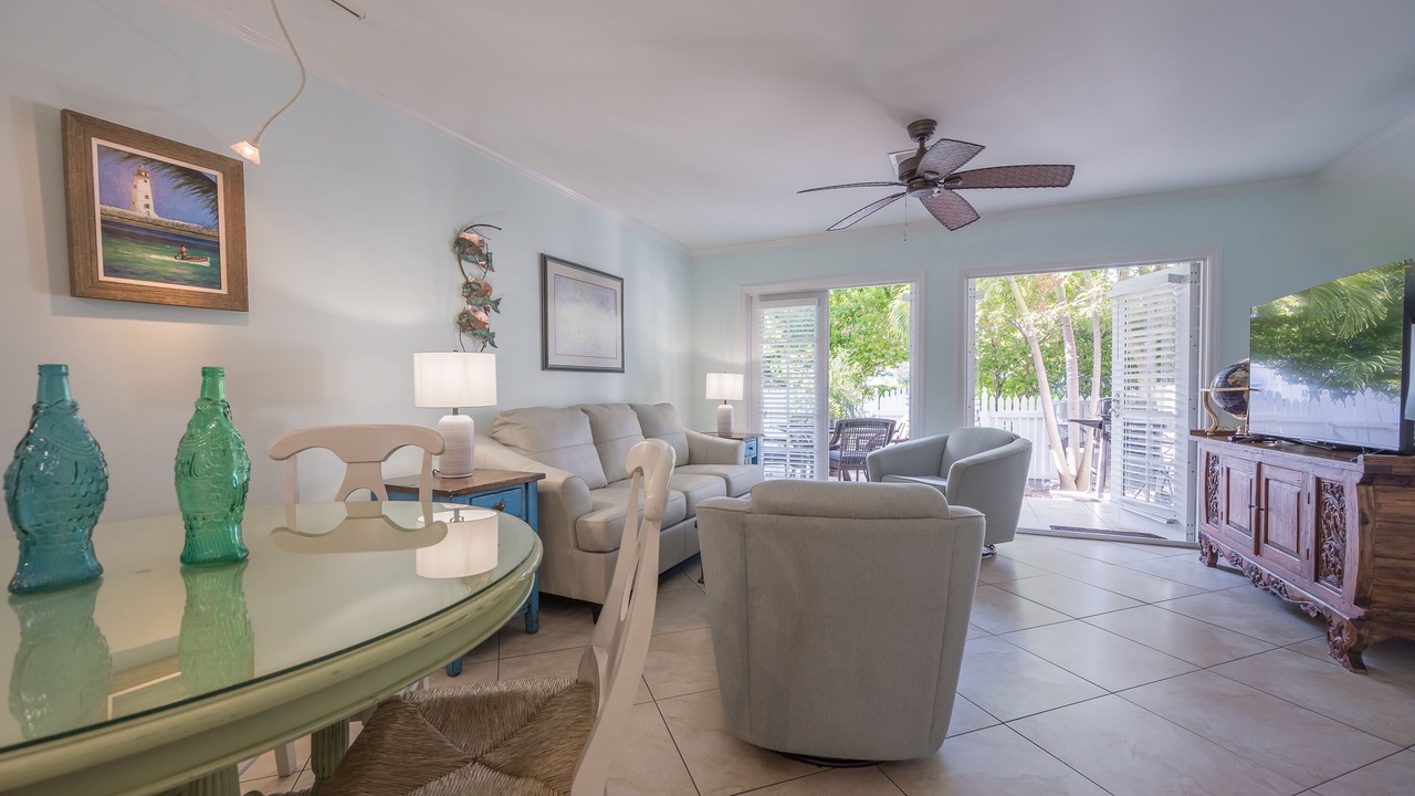 Photo of Livingroom in Bahama Village