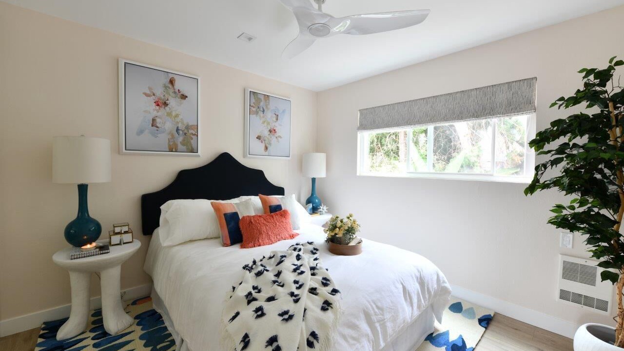 Photo of Bedroom in Cardiff-by-the-Sea