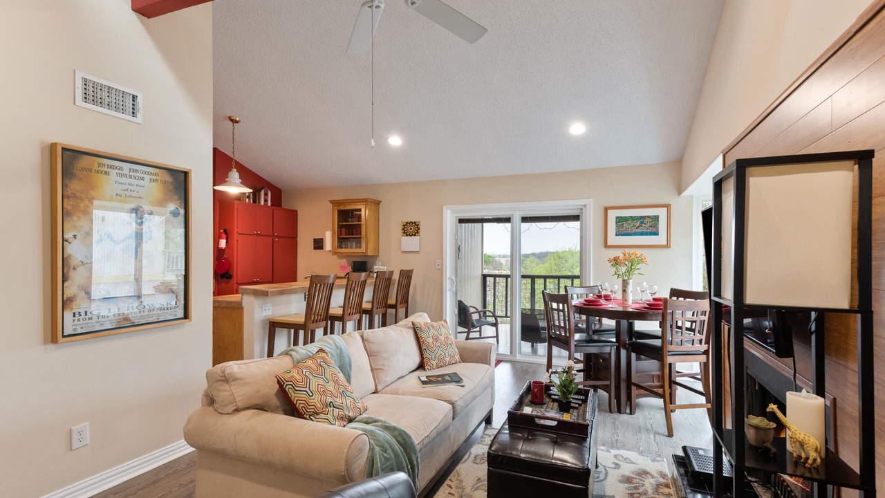 Photo of Livingroom in Barton Hills