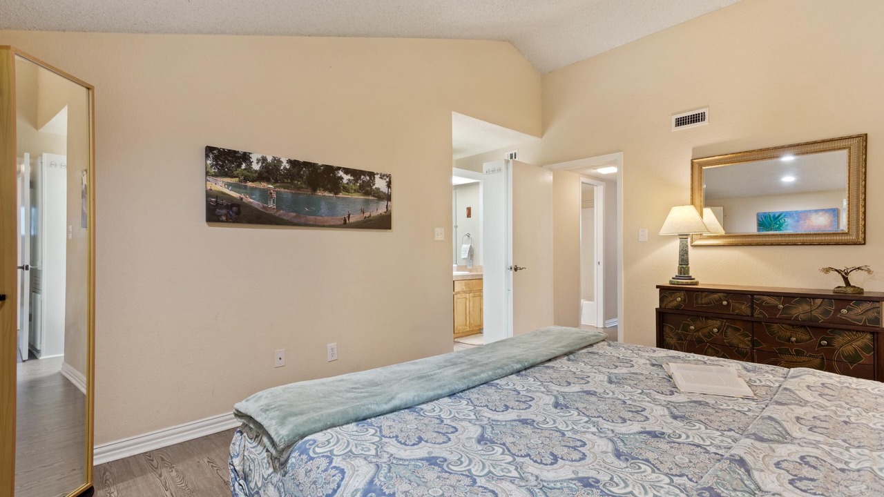 Photo of Bedroom in Barton Hills