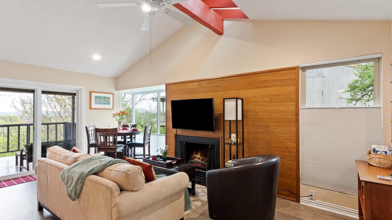 Photo of Livingroom in Barton Hills