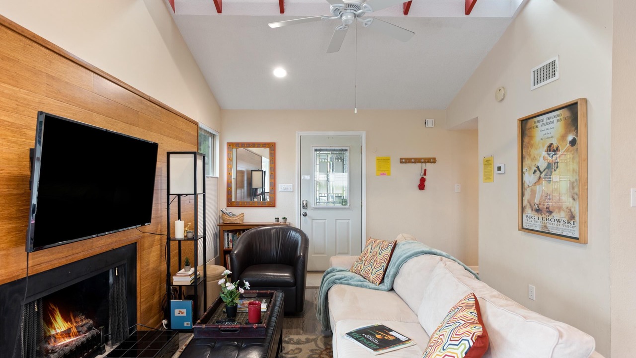 Photo of Livingroom in Barton Hills