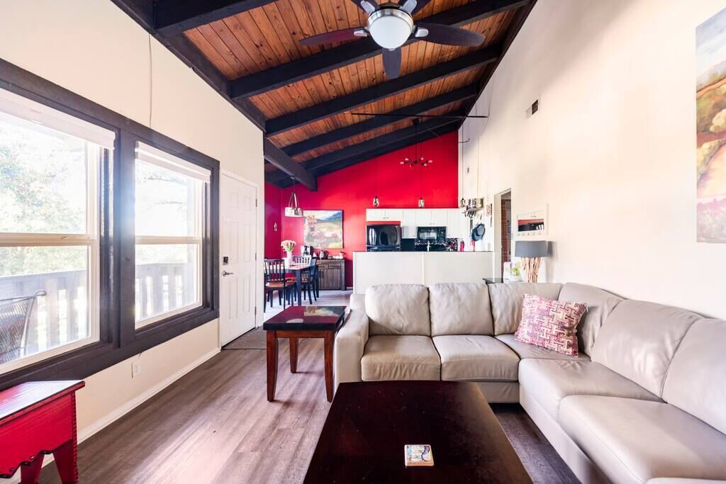 Photo of Livingroom in Barton Hills