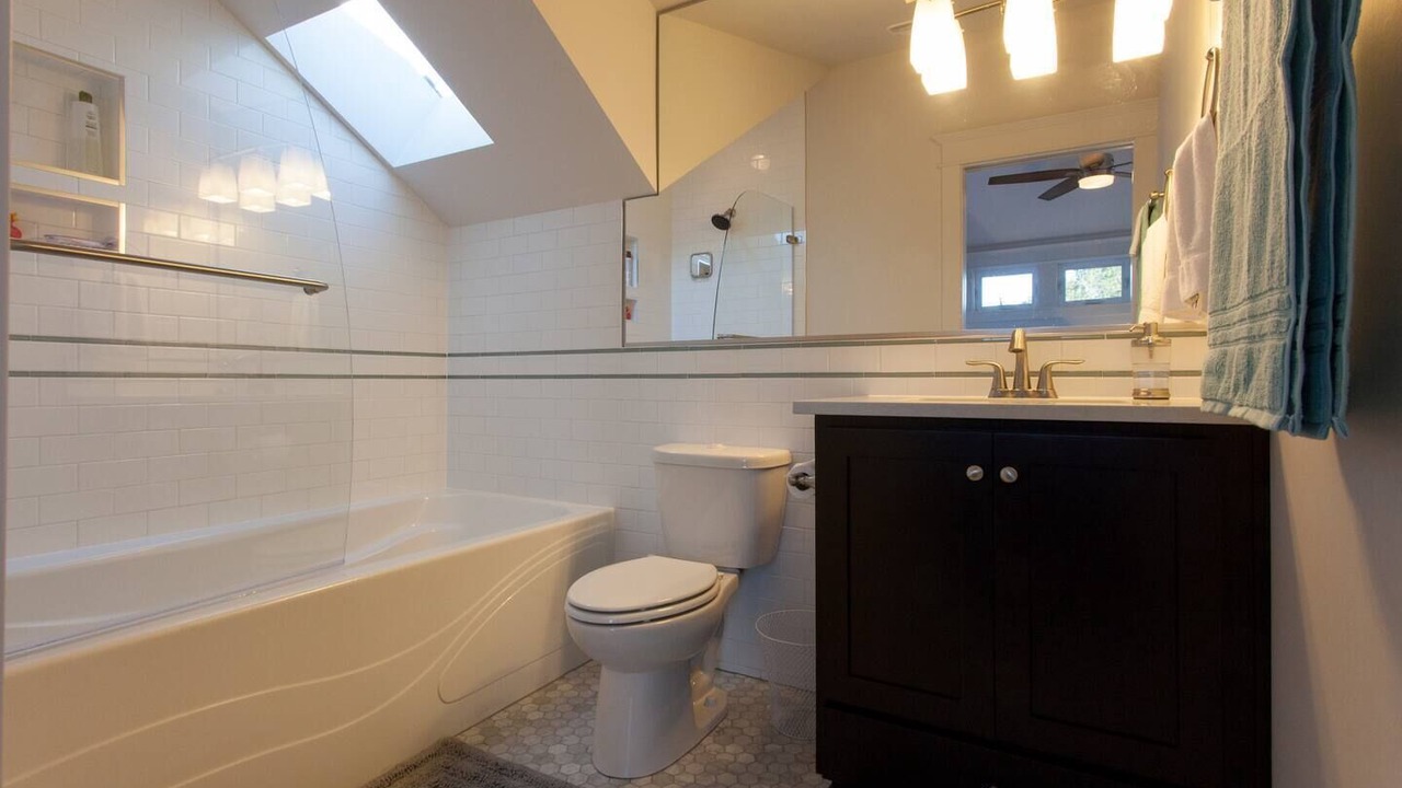 Photo of Bathroom in Rose City Park