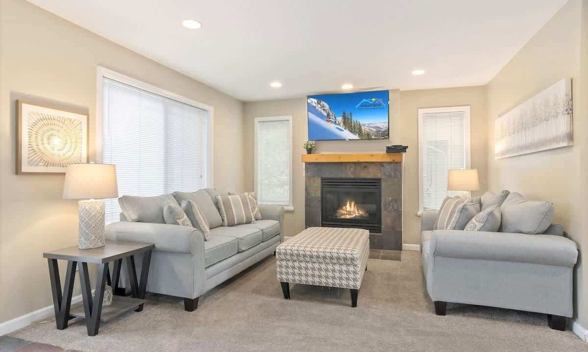 Photo of Livingroom in Midvale
