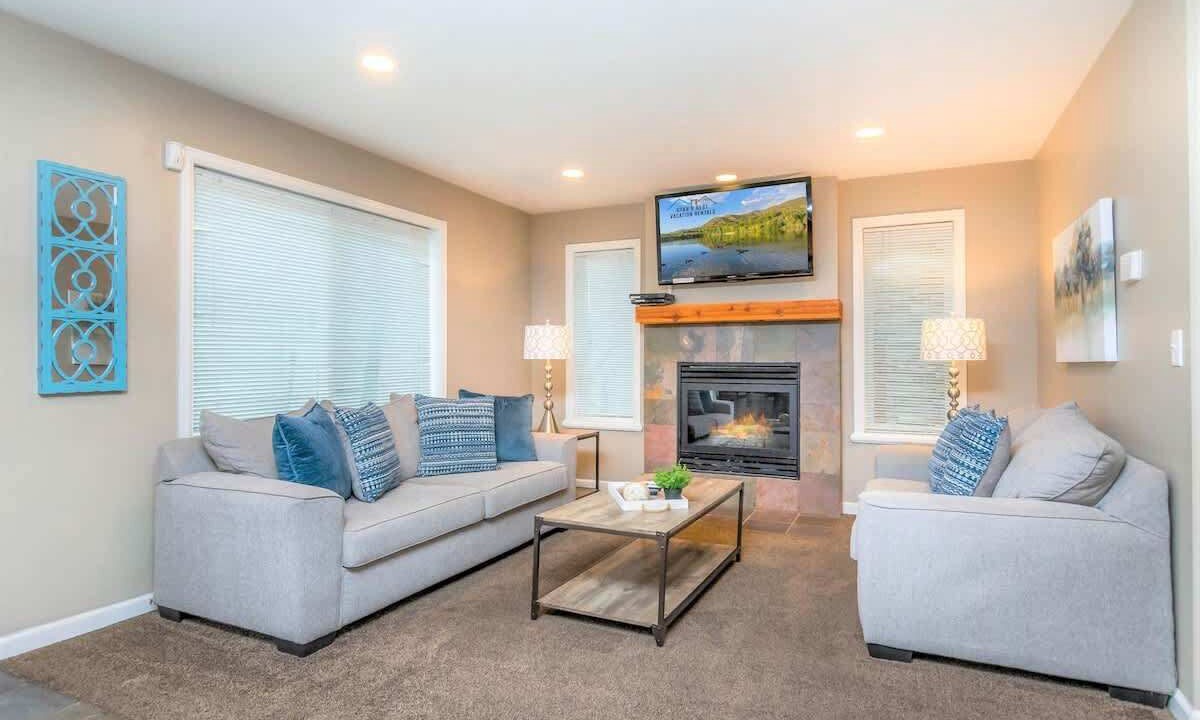 Photo of Livingroom in Midvale