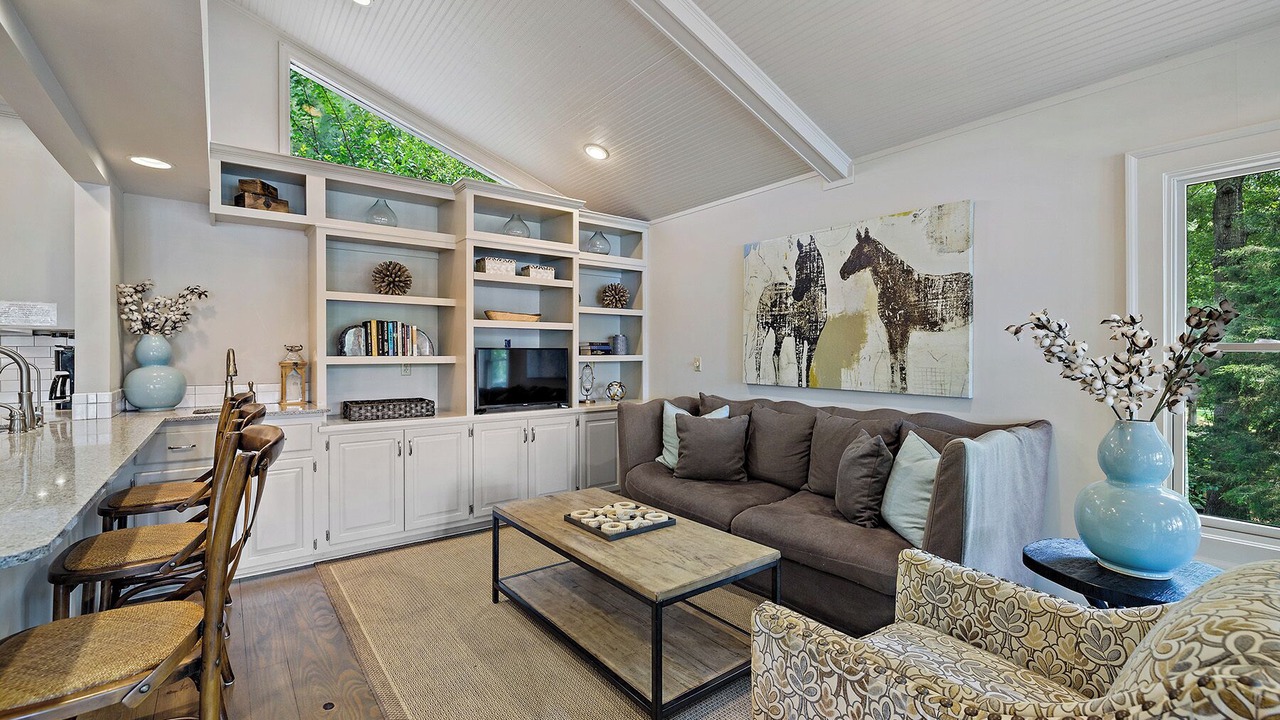 Photo of Livingroom in Lake Oconee