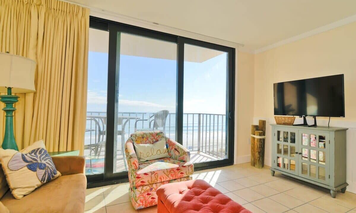 Photo of Livingroom in Crescent Beach