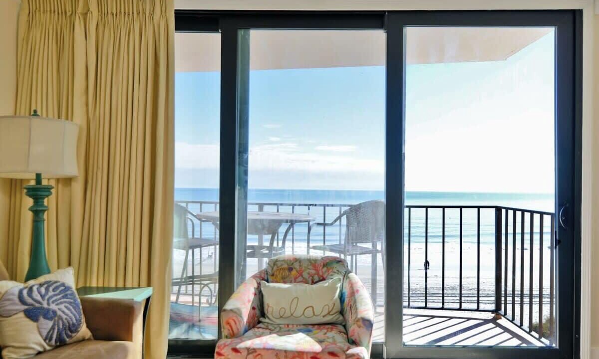 Photo of Livingroom in Crescent Beach