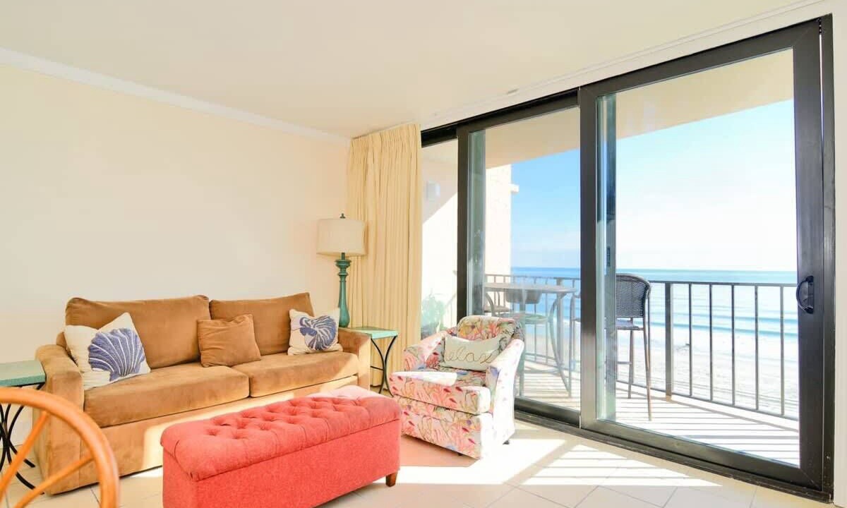Photo of Livingroom in Crescent Beach