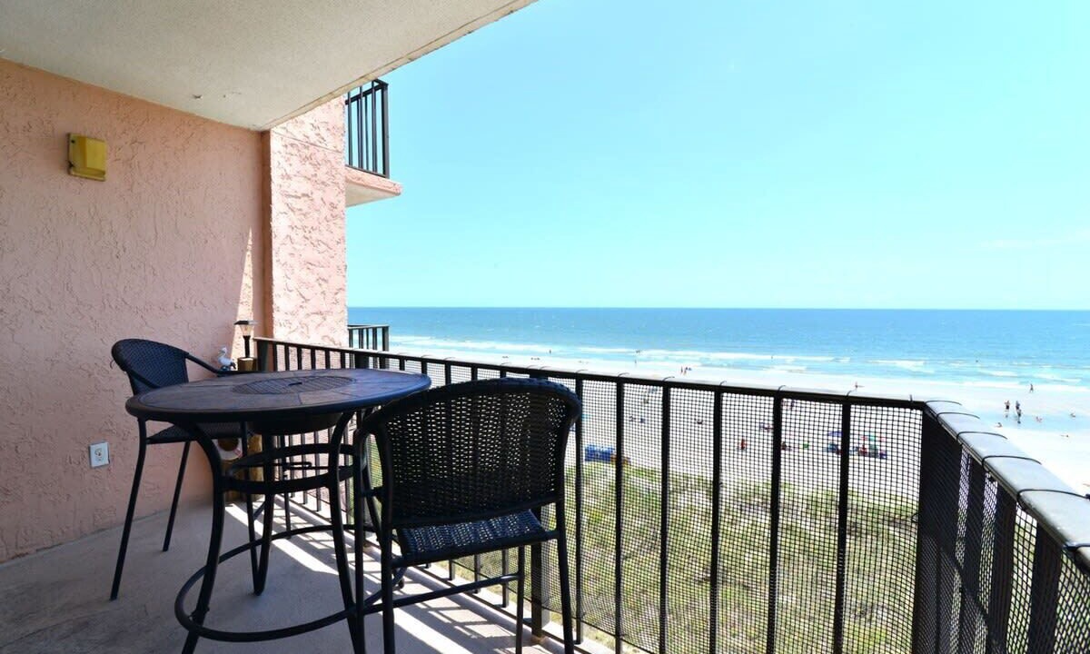 Photo of Patio Balcony in Crescent Beach