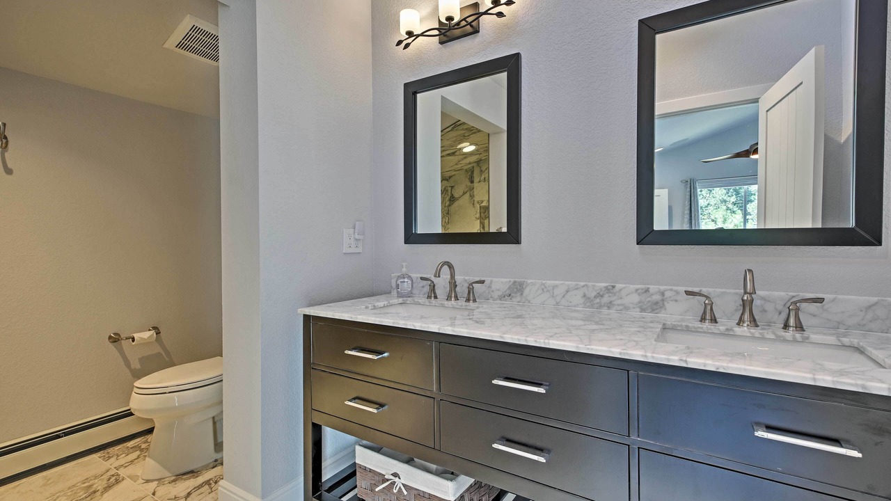 Photo of Bathroom in Doubleheader