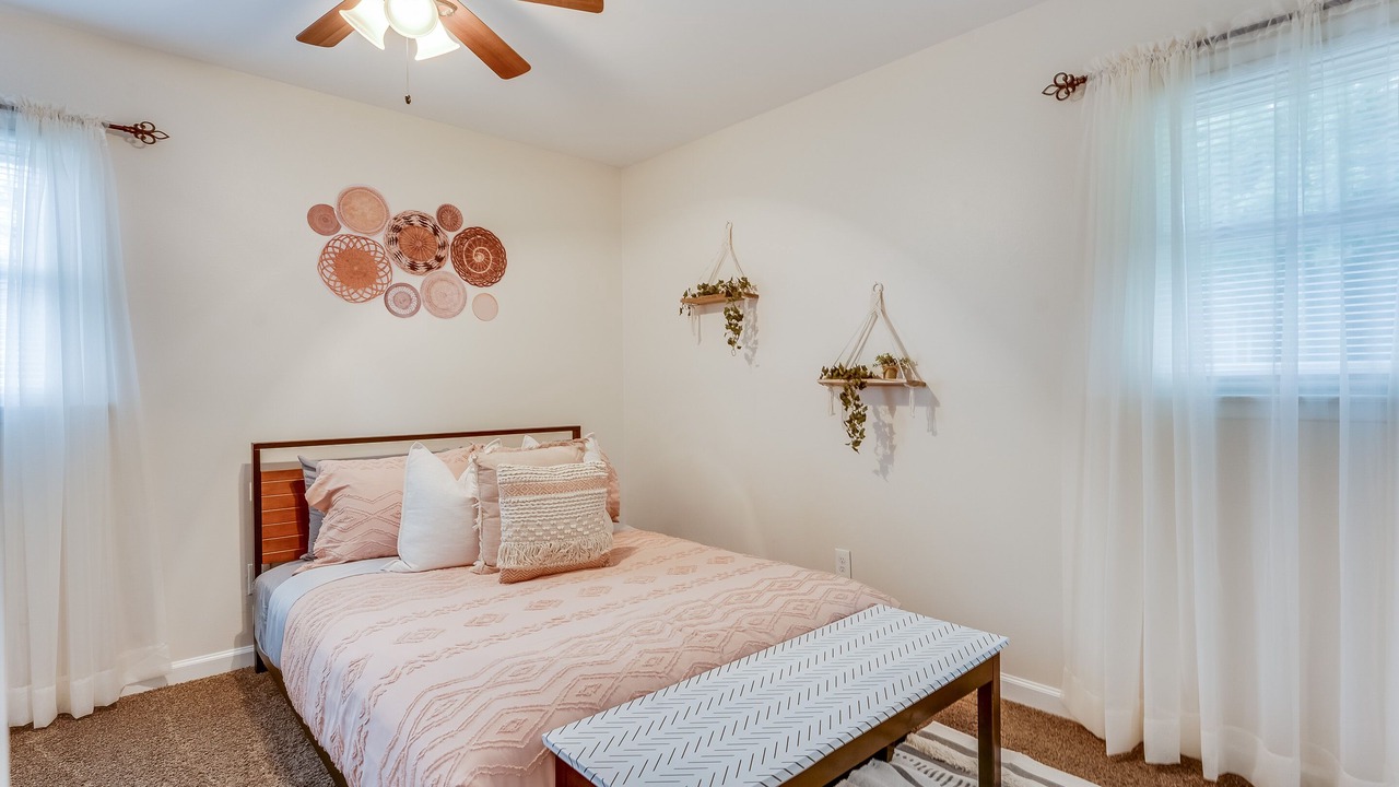 Photo of Bedroom in East Point