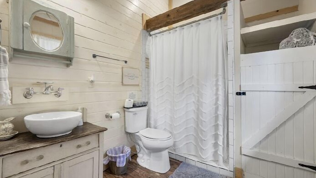 Photo of Bathroom in Lupton City