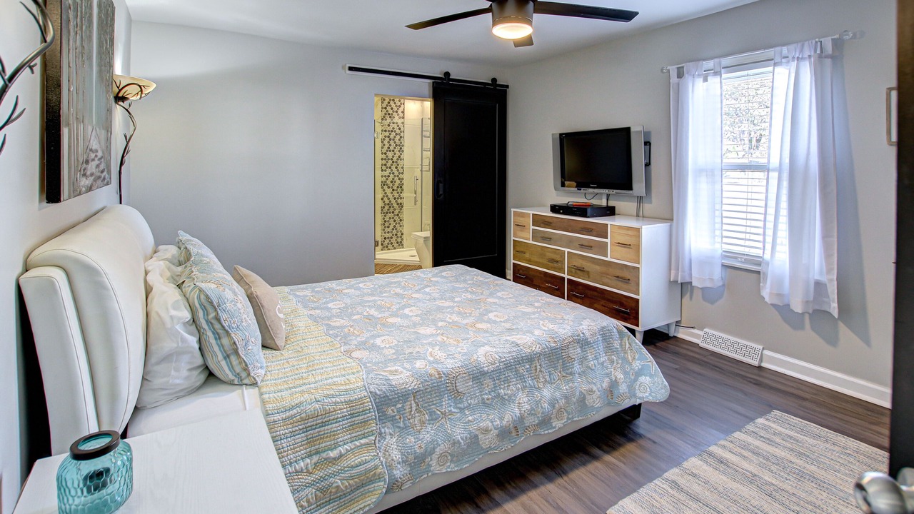 Photo of Bedroom in Port Clinton