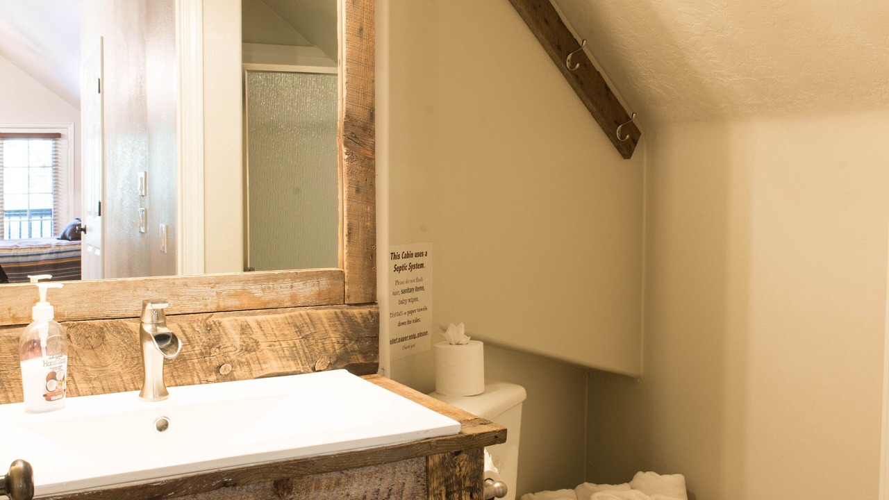 Photo of Bathroom in Midway