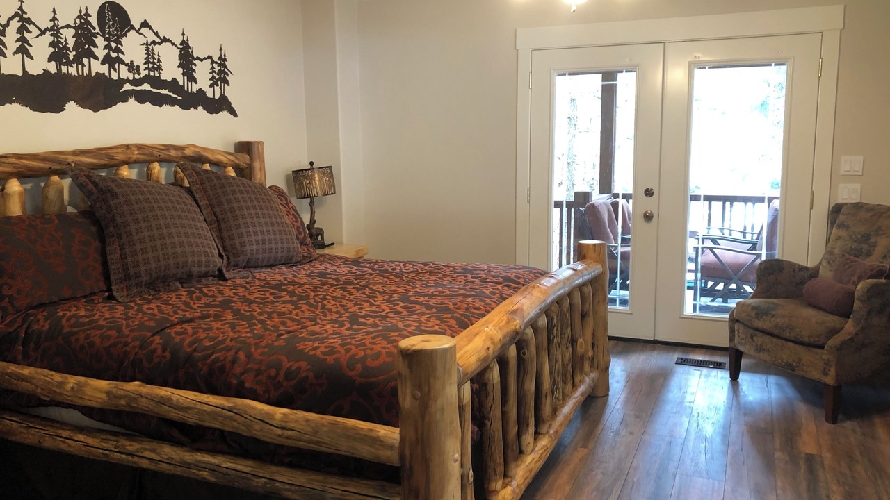 Photo of Bedroom in Midway