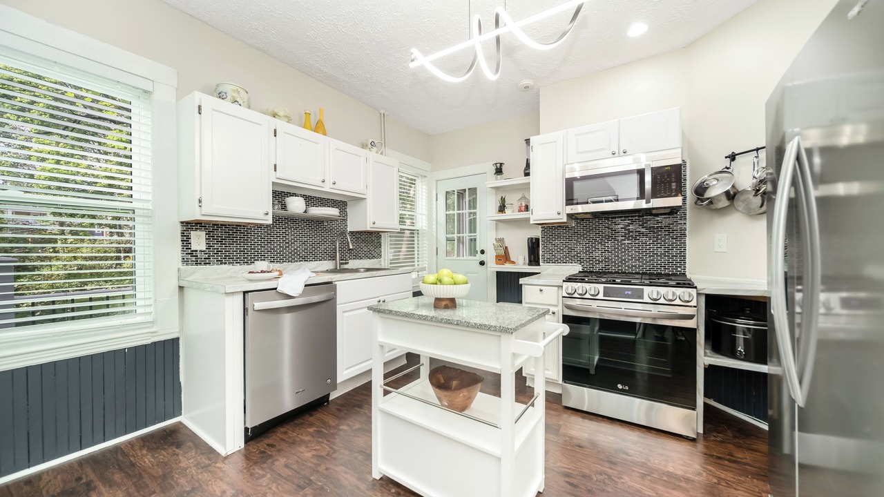 Photo of Kitchen in Meeting House Hill