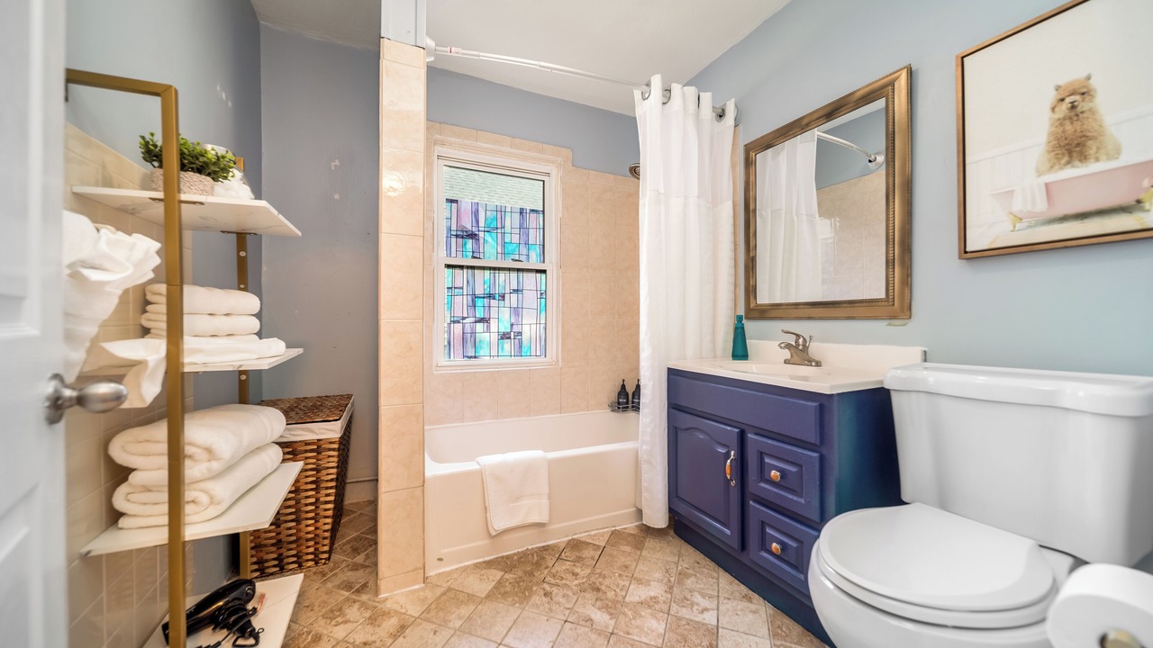 Photo of Bathroom in Meeting House Hill
