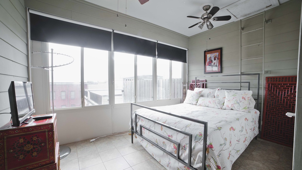 Photo of Bedroom in South Main Historic District
