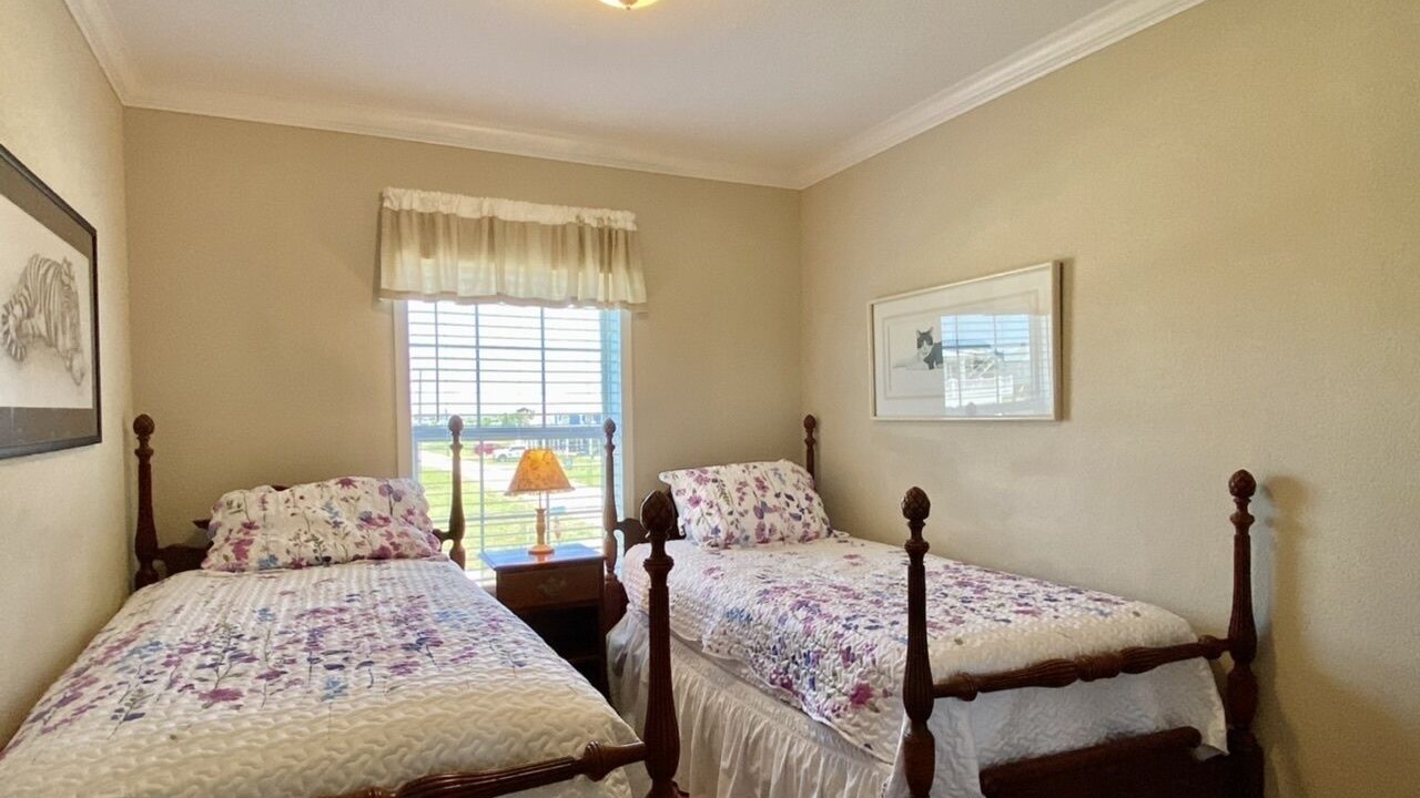 Photo of Bedroom in Crystal Beach