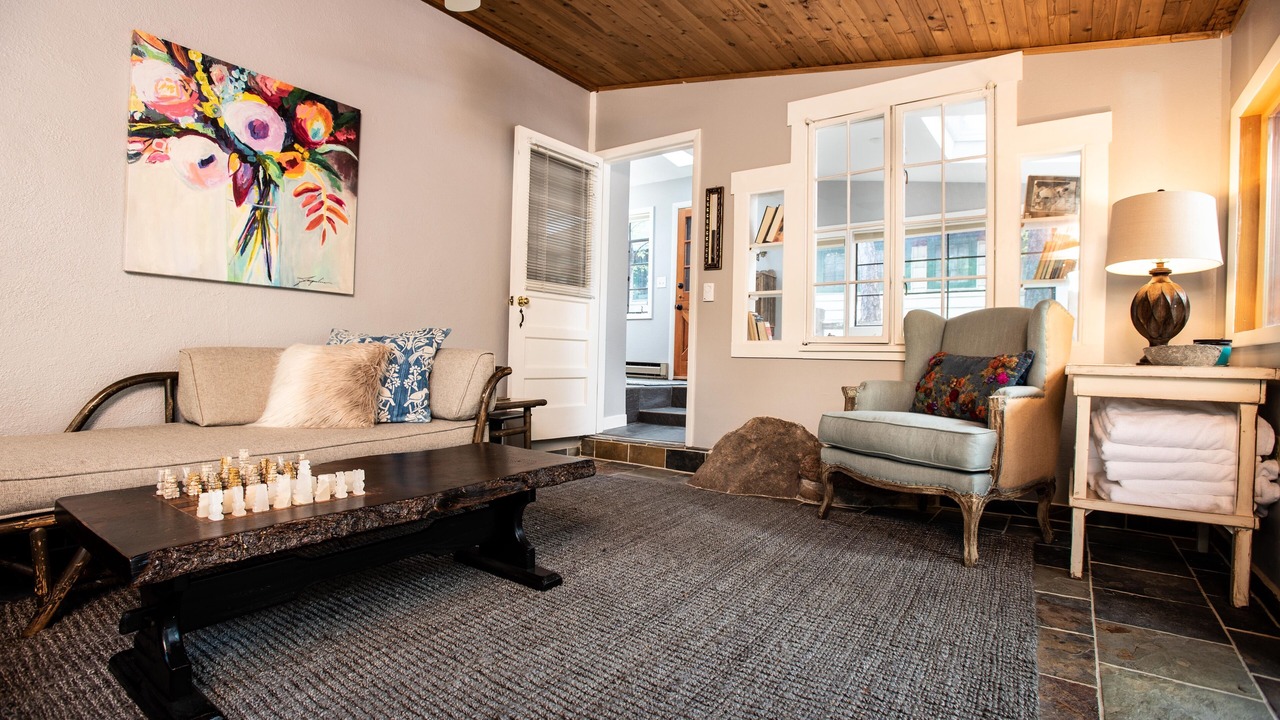 Photo of Livingroom in Broadmoor