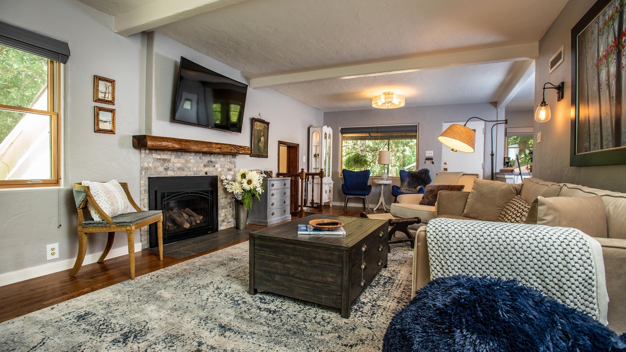 Photo of Livingroom in Broadmoor